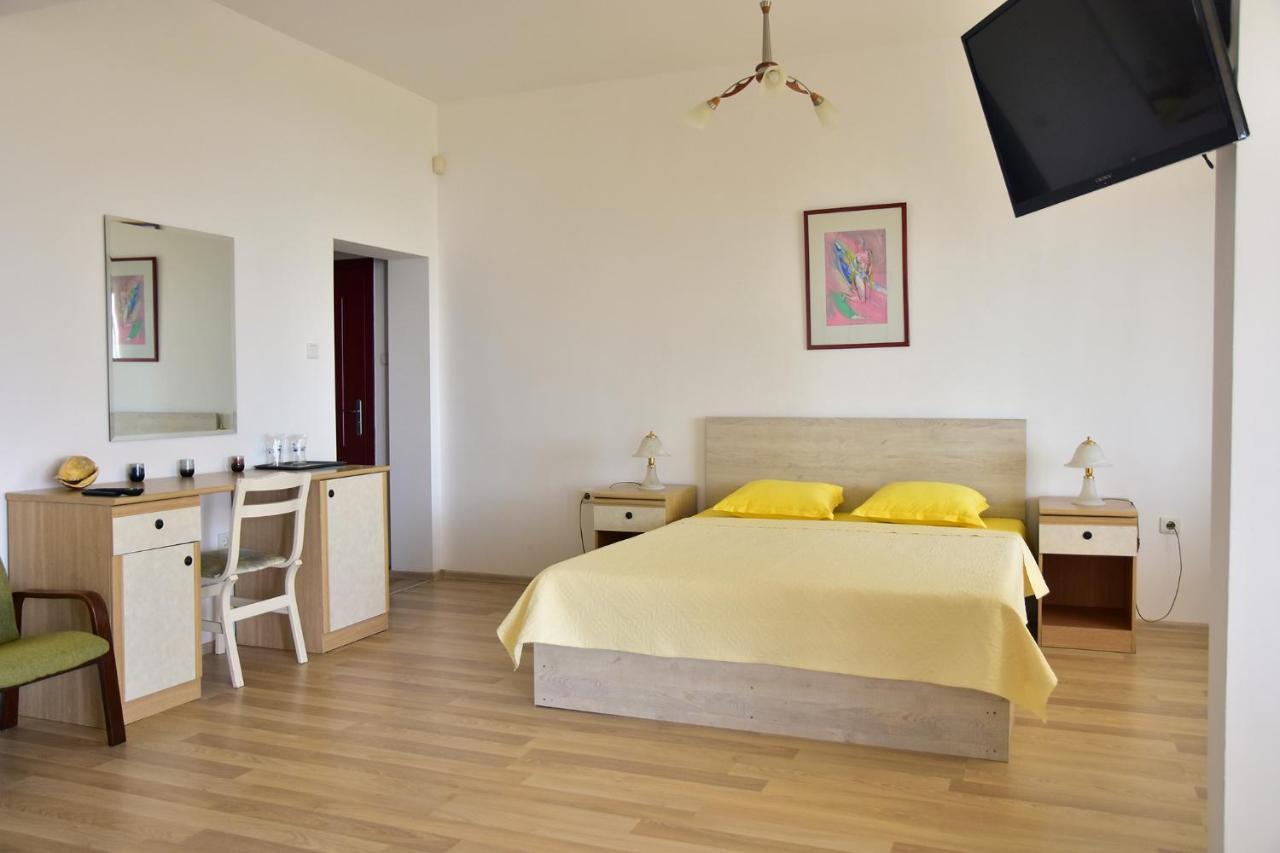 בלצ'יק Guest Rooms Sea View מראה חיצוני תמונה