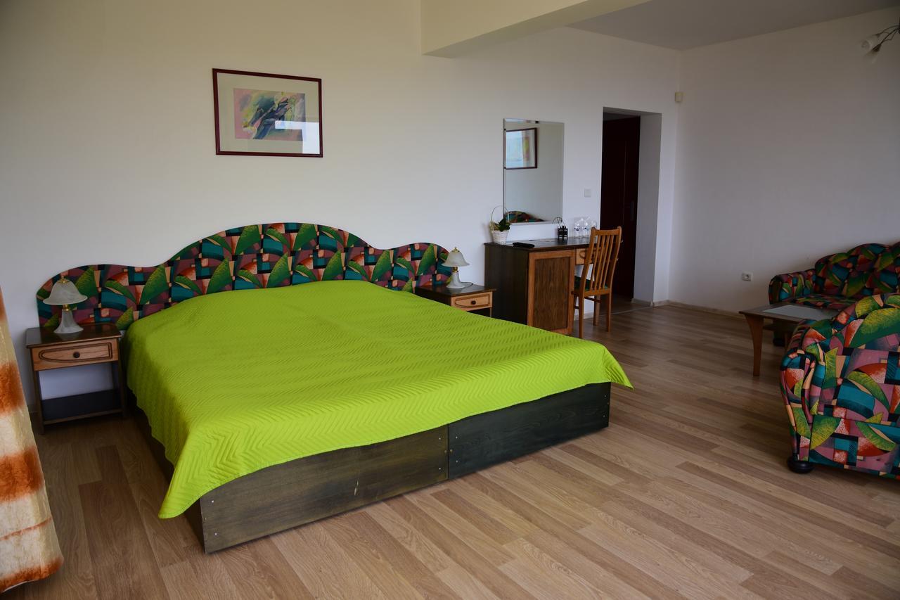 בלצ'יק Guest Rooms Sea View מראה חיצוני תמונה
